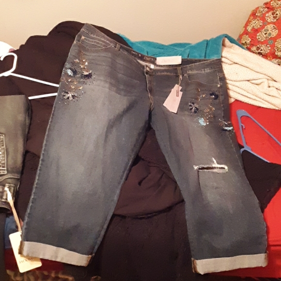 Capris - Picture 2 of 2